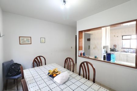 Casa à venda com 350m², 3 quartos e 3 vagas Casa à venda com 350m², 3 quartos e 3 vagasCasa 2