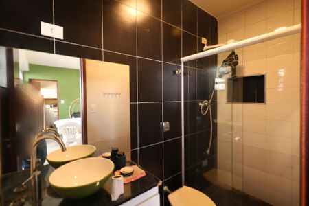 Casa à venda com 350m², 3 quartos e 3 vagas Casa à venda com 350m², 3 quartos e 3 vagasBanheiro da Área Gourmet