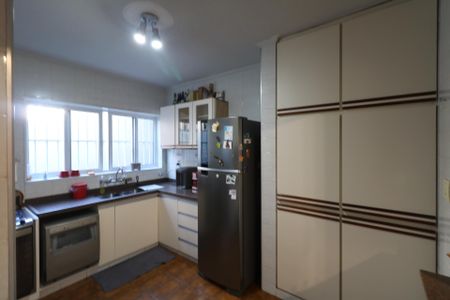 Casa à venda com 350m², 3 quartos e 3 vagas Casa à venda com 350m², 3 quartos e 3 vagasCozinha