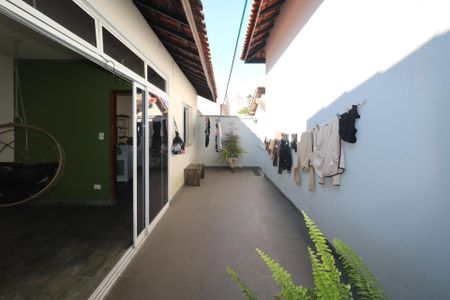 Casa à venda com 350m², 3 quartos e 3 vagas Casa à venda com 350m², 3 quartos e 3 vagasQuintal