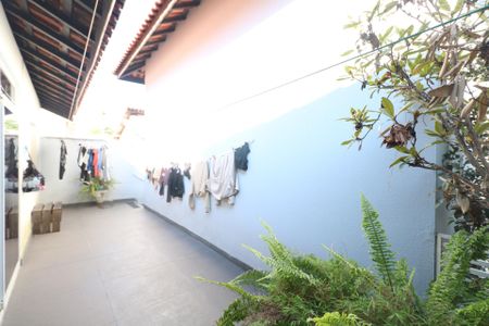 Casa à venda com 350m², 3 quartos e 3 vagas Casa à venda com 350m², 3 quartos e 3 vagasQuintal