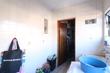 Casa à venda com 350m², 3 quartos e 3 vagas Casa à venda com 350m², 3 quartos e 3 vagasCasa 2