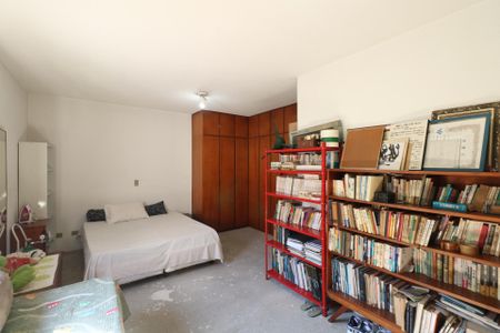 Casa à venda com 350m², 3 quartos e 3 vagas Casa à venda com 350m², 3 quartos e 3 vagasCasa 2