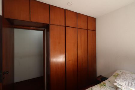 Casa à venda com 350m², 3 quartos e 3 vagas Casa à venda com 350m², 3 quartos e 3 vagasCasa 2