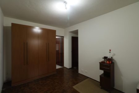 Casa à venda com 350m², 3 quartos e 3 vagas Casa à venda com 350m², 3 quartos e 3 vagasSuíte