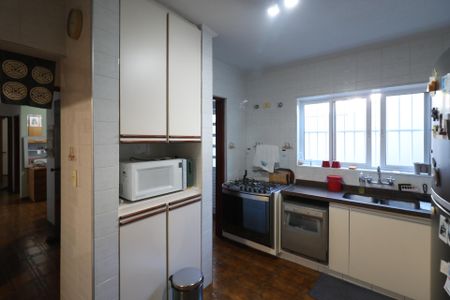 Casa à venda com 350m², 3 quartos e 3 vagas Casa à venda com 350m², 3 quartos e 3 vagasCozinha
