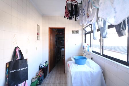 Casa à venda com 350m², 3 quartos e 3 vagas Casa à venda com 350m², 3 quartos e 3 vagasCasa 2