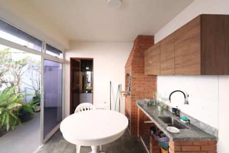 Casa à venda com 350m², 3 quartos e 3 vagas Casa à venda com 350m², 3 quartos e 3 vagasÁrea Gourmet
