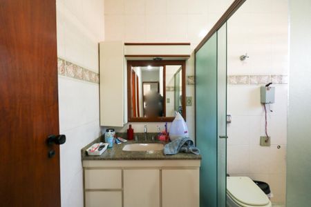 Casa à venda com 350m², 3 quartos e 3 vagas Casa à venda com 350m², 3 quartos e 3 vagasCasa 2