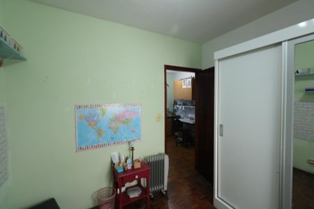 Casa à venda com 350m², 3 quartos e 3 vagas Casa à venda com 350m², 3 quartos e 3 vagasQuarto 2