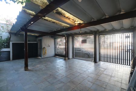 Casa à venda com 350m², 3 quartos e 3 vagas Casa à venda com 350m², 3 quartos e 3 vagasGaragem