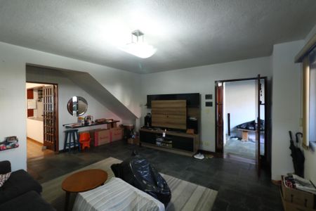 Casa à venda com 350m², 3 quartos e 3 vagas Casa à venda com 350m², 3 quartos e 3 vagasSala