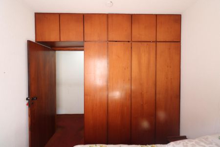 Casa à venda com 350m², 3 quartos e 3 vagas Casa à venda com 350m², 3 quartos e 3 vagasCasa 2