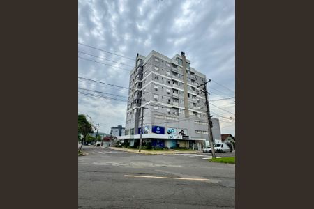 Apartamento para alugar com 117m², 2 quartos e 1 vaga Apartamento para alugar com 117m², 2 quartos e 1 vagaFachada