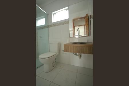 Casa para alugar com 177m², 3 quartos e 3 vagasBanheiro social 