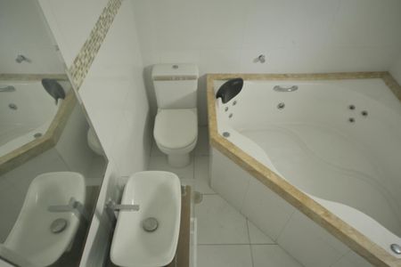 Casa para alugar com 177m², 3 quartos e 3 vagasBanheiro da Suíte 