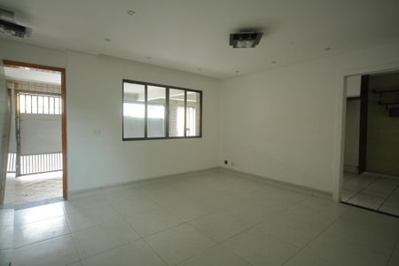 Casa para alugar com 177m², 3 quartos e 3 vagasSala 