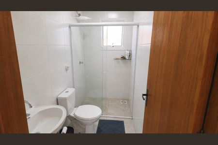 Banheiro 1 de casa para alugar com 2 quartos, 60m² em Fazenda esperança, Cachoeirinha