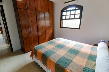 Quarto 1 de casa à venda com 3 quartos, 200m² em Jardim Piracuama, São Paulo