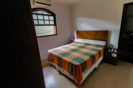 Quarto 1 de casa à venda com 3 quartos, 200m² em Jardim Piracuama, São Paulo