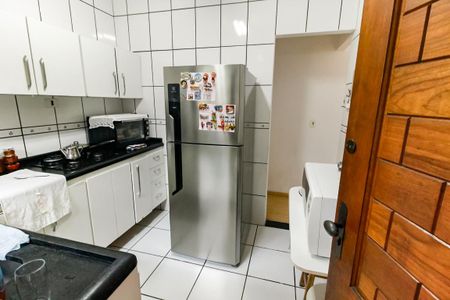 Casa à venda com 200m², 3 quartos e 2 vagas Casa à venda com 200m², 3 quartos e 2 vagasCozinha - Armários
