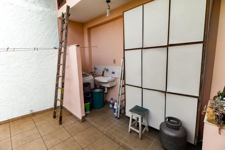 Casa à venda com 200m², 3 quartos e 2 vagas Casa à venda com 200m², 3 quartos e 2 vagasÁrea de Serviço