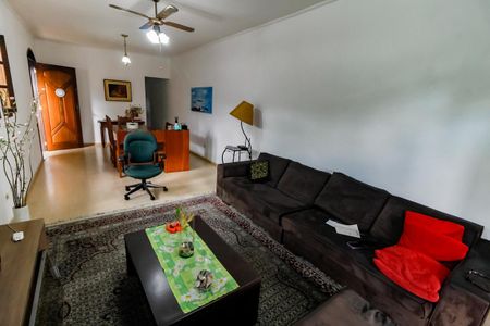 Casa à venda com 200m², 3 quartos e 2 vagas Casa à venda com 200m², 3 quartos e 2 vagasSala