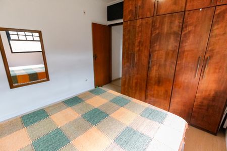 Casa à venda com 200m², 3 quartos e 2 vagas Casa à venda com 200m², 3 quartos e 2 vagasQuarto 1