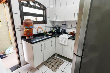 Casa à venda com 200m², 3 quartos e 2 vagas Casa à venda com 200m², 3 quartos e 2 vagasCozinha - Armários