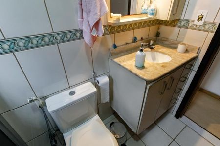 Casa à venda com 200m², 3 quartos e 2 vagas Casa à venda com 200m², 3 quartos e 2 vagasBanheiro