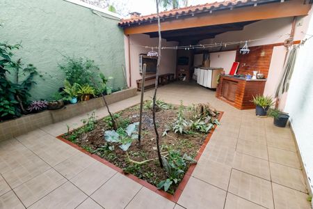 Casa à venda com 200m², 3 quartos e 2 vagas Casa à venda com 200m², 3 quartos e 2 vagasJardim