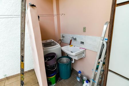 Casa à venda com 200m², 3 quartos e 2 vagas Casa à venda com 200m², 3 quartos e 2 vagasDetalhe da area de serviço