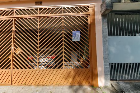 Casa à venda com 200m², 3 quartos e 2 vagas Casa à venda com 200m², 3 quartos e 2 vagasPortão entrada