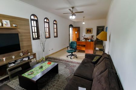Sala de casa à venda com 3 quartos, 200m² em Jardim Piracuama, São Paulo
