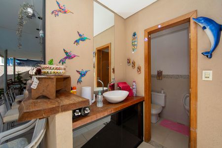 Casa para alugar com 235m², 4 quartos e 7 vagas Casa para alugar com 235m², 4 quartos e 7 vagasBANHEIRO4