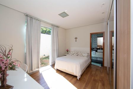 Casa para alugar com 235m², 4 quartos e 7 vagas Casa para alugar com 235m², 4 quartos e 7 vagasQUARTO3