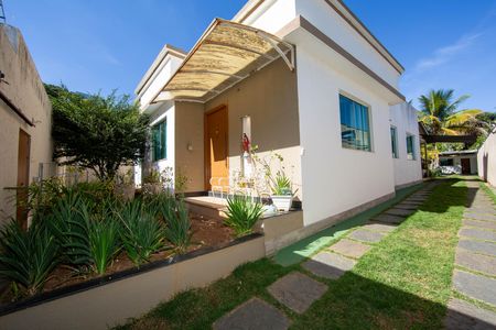 Casa para alugar com 235m², 4 quartos e 7 vagas Casa para alugar com 235m², 4 quartos e 7 vagasFACHADA