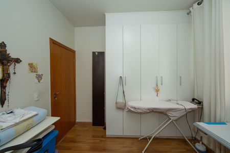 Casa para alugar com 235m², 4 quartos e 7 vagas Casa para alugar com 235m², 4 quartos e 7 vagasQUARTO2