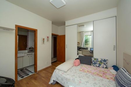 Casa para alugar com 235m², 4 quartos e 7 vagas Casa para alugar com 235m², 4 quartos e 7 vagasQUARTO1