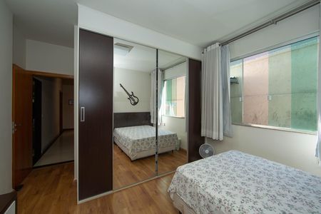 Casa para alugar com 235m², 4 quartos e 7 vagas Casa para alugar com 235m², 4 quartos e 7 vagasQUARTO4
