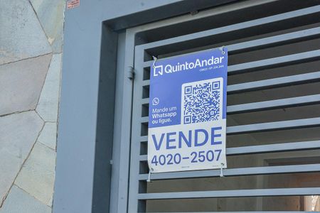 Casa à venda com 150m², 3 quartos e 3 vagas Casa à venda com 150m², 3 quartos e 3 vagasFachada