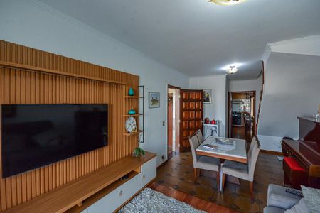 Casa à venda com 150m², 3 quartos e 3 vagas Casa à venda com 150m², 3 quartos e 3 vagasSala