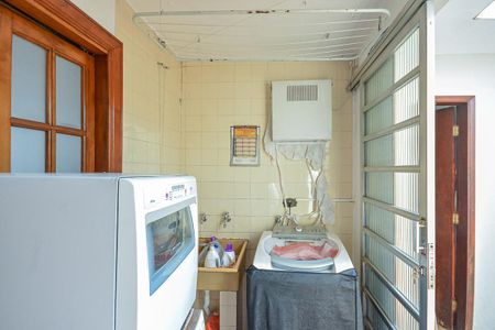 Casa à venda com 150m², 3 quartos e 3 vagas Casa à venda com 150m², 3 quartos e 3 vagasÁrea de Serviço