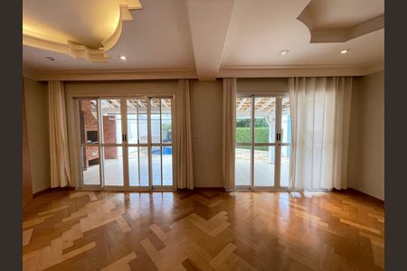 Casa de condomínio para alugar com 230m², 4 quartos e 4 vagas Casa de condomínio para alugar com 230m², 4 quartos e 4 vagasSala
