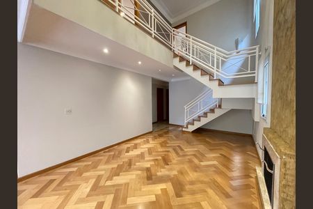 Casa de condomínio para alugar com 230m², 4 quartos e 4 vagas Casa de condomínio para alugar com 230m², 4 quartos e 4 vagasSala