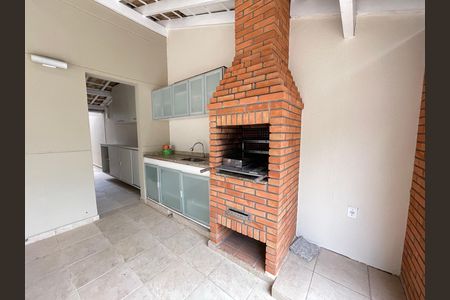 Casa de condomínio para alugar com 230m², 4 quartos e 4 vagas Casa de condomínio para alugar com 230m², 4 quartos e 4 vagasChurrasqueira