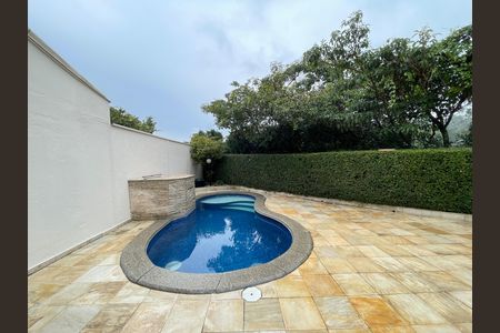 Casa de condomínio para alugar com 230m², 4 quartos e 4 vagas Casa de condomínio para alugar com 230m², 4 quartos e 4 vagasPiscina