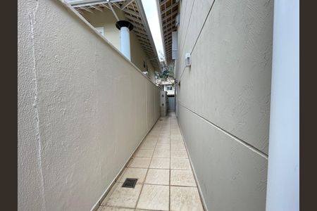 Casa de condomínio para alugar com 230m², 4 quartos e 4 vagas Casa de condomínio para alugar com 230m², 4 quartos e 4 vagasQuintal
