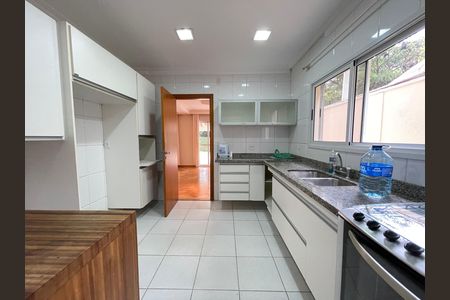Casa de condomínio para alugar com 230m², 4 quartos e 4 vagas Casa de condomínio para alugar com 230m², 4 quartos e 4 vagasCozinha
