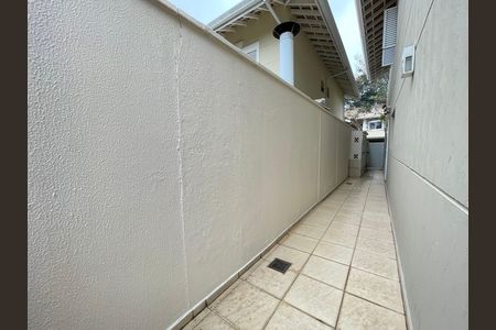 Casa de condomínio para alugar com 230m², 4 quartos e 4 vagas Casa de condomínio para alugar com 230m², 4 quartos e 4 vagasQuintal